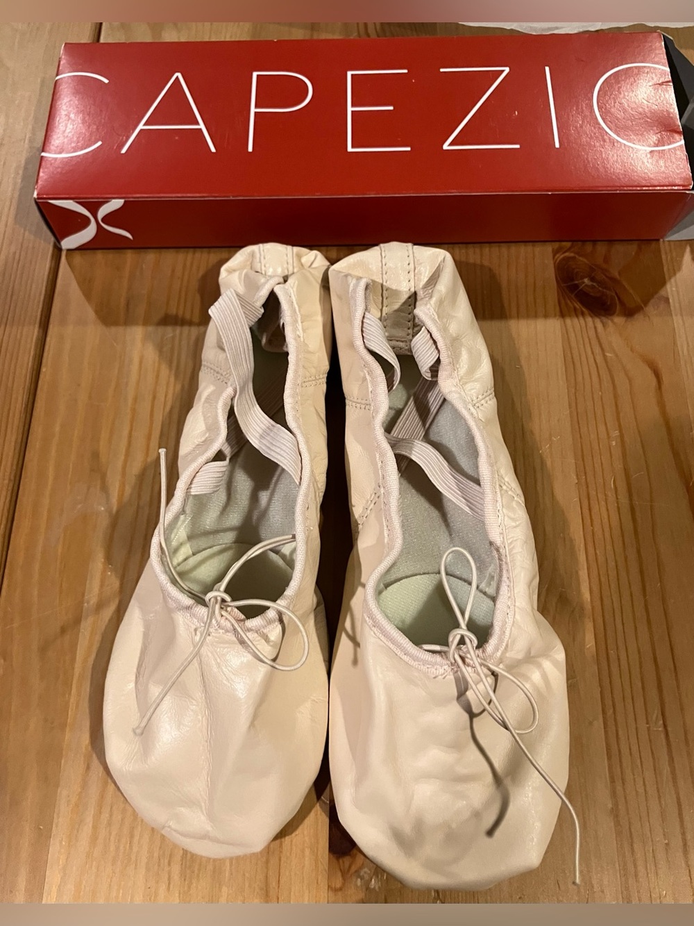 NEW Capezio Juliet 2027 LPK Ballet Flats in Pale Pink Leather Size 10W
